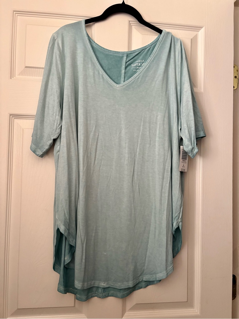 Torrid “Latigo Bay” green favorite tunic super soft shirt tail hem Sz 3X 4X NWT